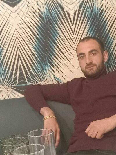  -,   Derenik, 28 ,   ,   