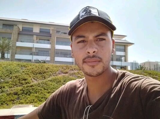  ,   Mehdi, 21 ,   ,   