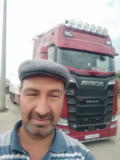  ,   Faruk, 52 ,   ,   