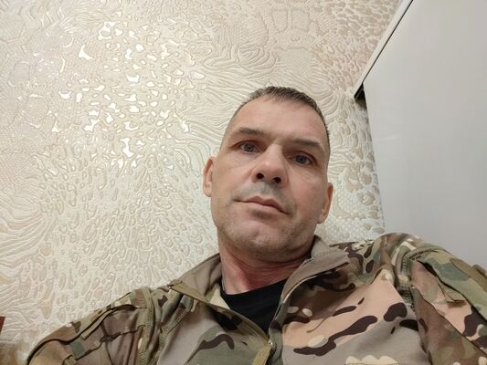  ,   Viktor, 47 ,   ,   