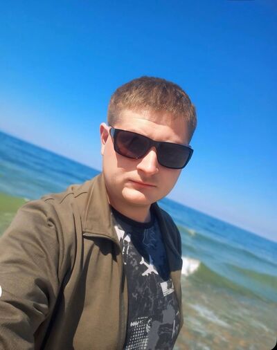  -,   Denis, 30 ,     , c , 
