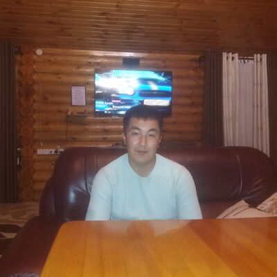  -,   Adilet, 32 ,   ,   , c 