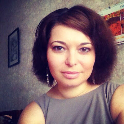  ,   Julia, 44 ,   ,   
