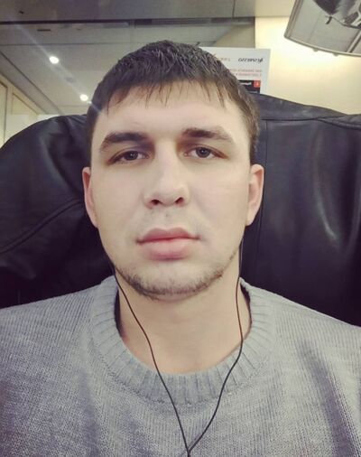  ,   Denis, 32 ,   