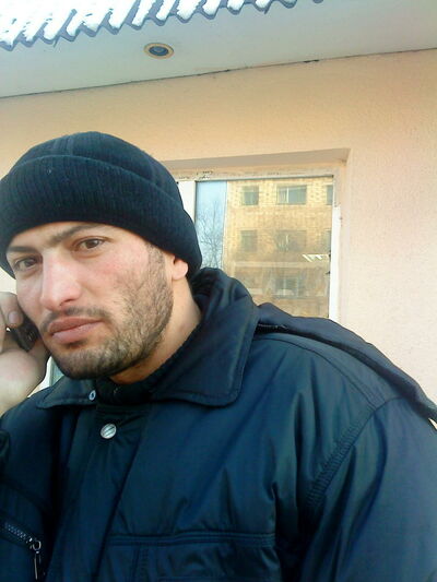  ,   HAYK, 42 ,  