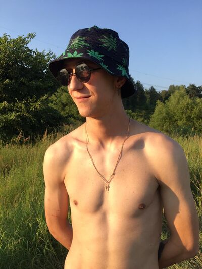  ,   Komar, 24 ,   