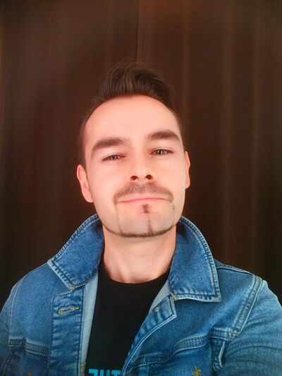  Athienou,   Serge, 32 ,   ,   