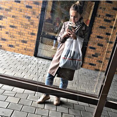  ,   Julia, 22 ,   ,   , c 
