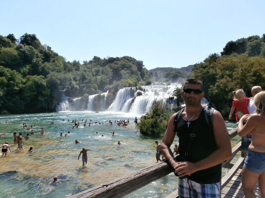  ,   Victor, 47 ,   ,   , c 