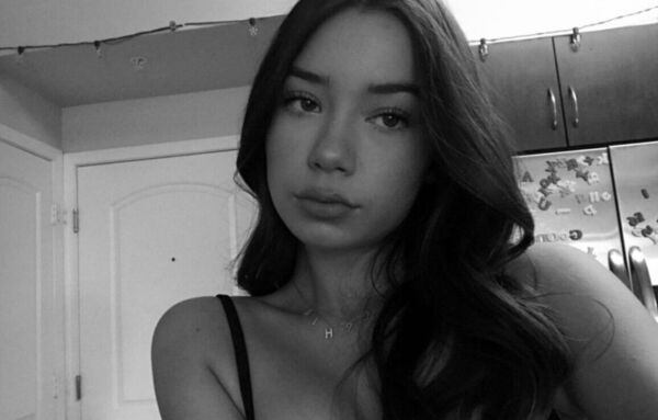  ,   Julia, 22 ,   ,   , c 