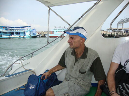  ,   Sasha, 65 ,   ,   , c 