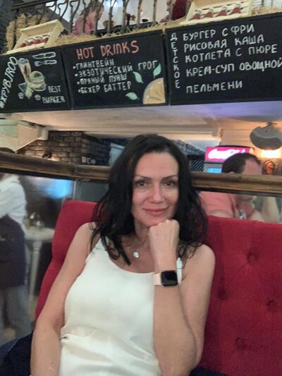 --,   Lara, 49 ,   ,   