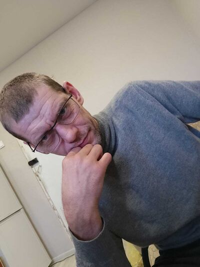  ,   Viktor, 42 ,   ,   , c , 