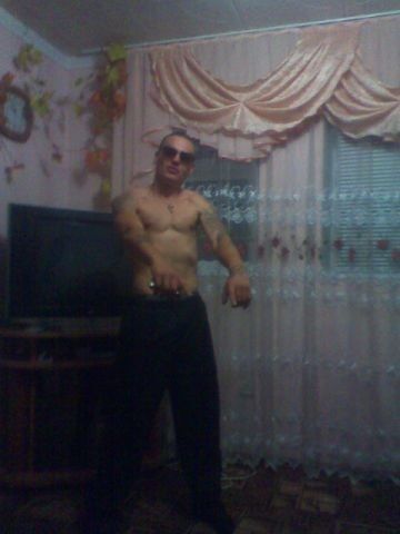  ,   Denis, 37 ,   ,   , c 