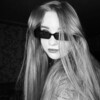  ,  Nika, 25