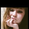  ,  Nika, 24